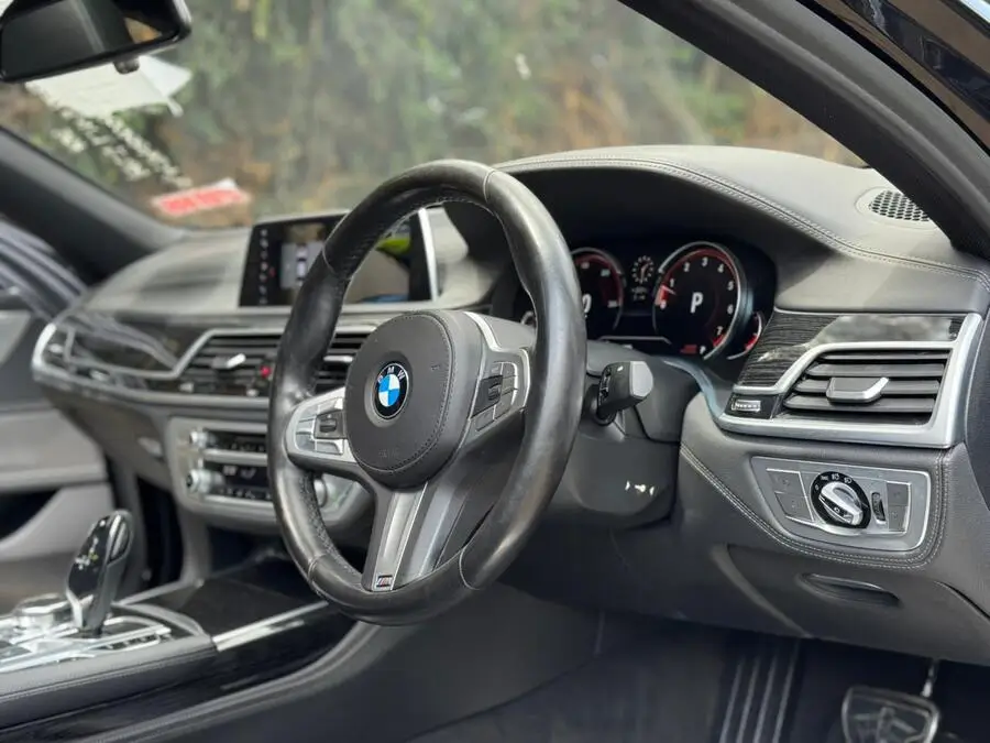 2018 BMW 740i Sunroof