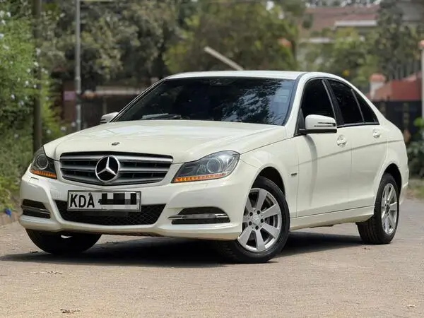2013 Mercedes Benz C200 Mint Condition