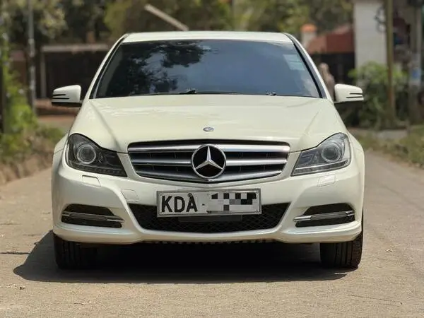 2013 Mercedes Benz C200 Mint Condition