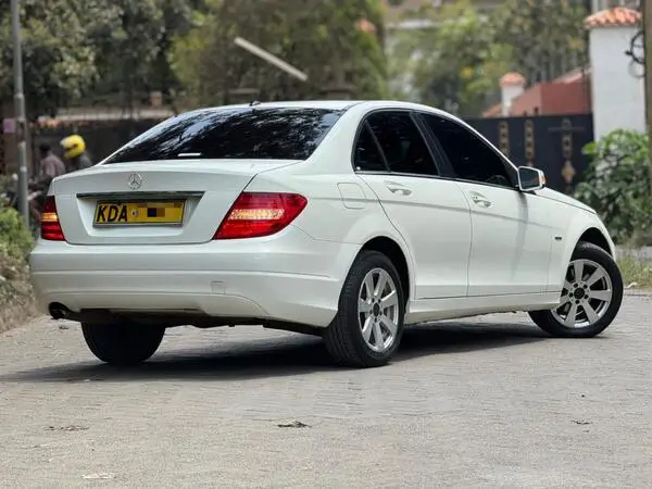 2013 Mercedes Benz C200 Mint Condition
