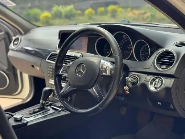 2013 Mercedes Benz C200 Mint Condition