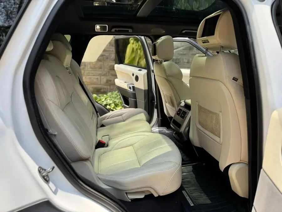 2015 Range Rover Sport HSE Sunroof Leather