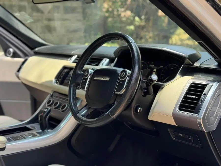 2015 Range Rover Sport HSE Sunroof Leather