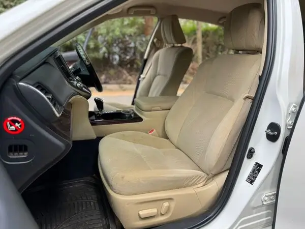 2015 Toyota Crown Royal Saloon