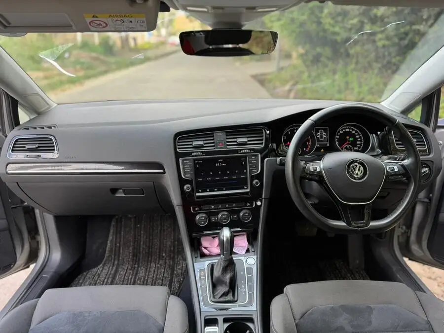 2017 Volkswagen Golf Low Mileage