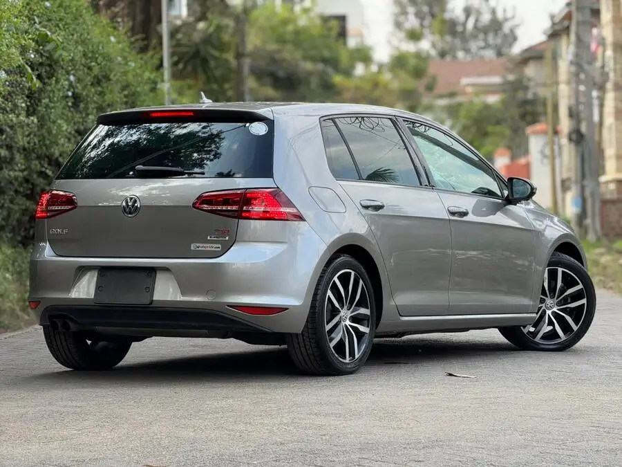 2017 Volkswagen Golf Low Mileage