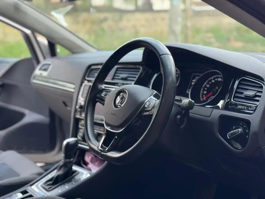 2017 Volkswagen Golf Low Mileage