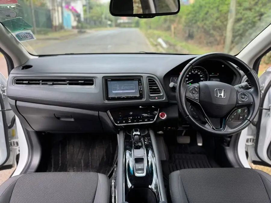 2019 Honda Vezel Hybrid Extremely Low Mileage