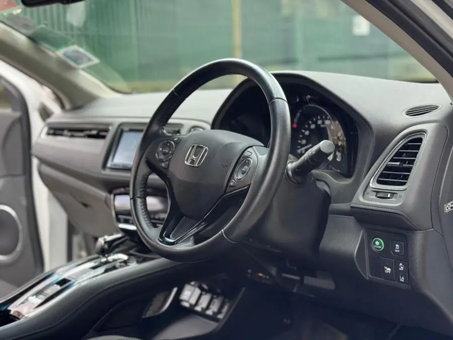 2019 Honda Vezel Hybrid Extremely Low Mileage