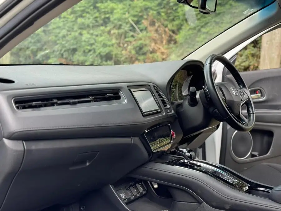 2019 Honda Vezel Hybrid Extremely Low Mileage