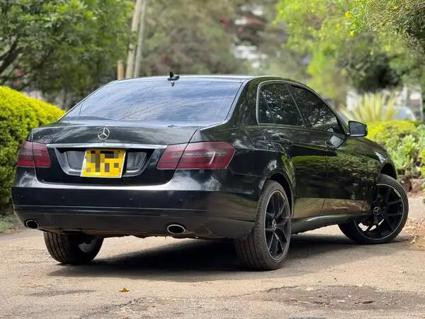 2011 Mercedes Benz E250