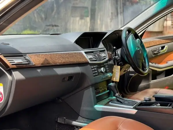 2011 Mercedes Benz E250