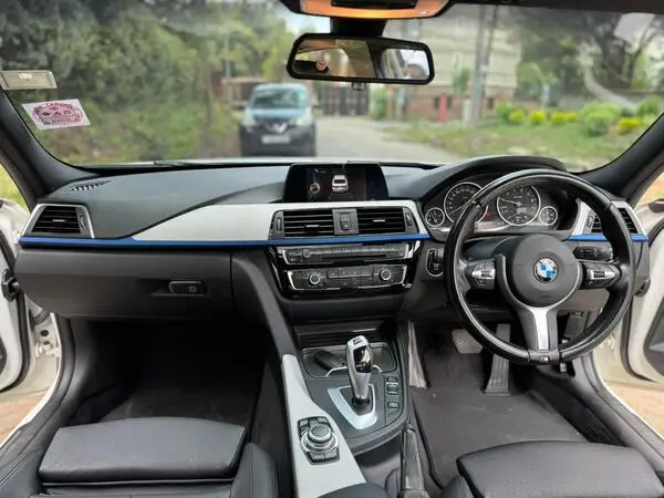 2017 BMW 318i M Sport Leather Sunroof