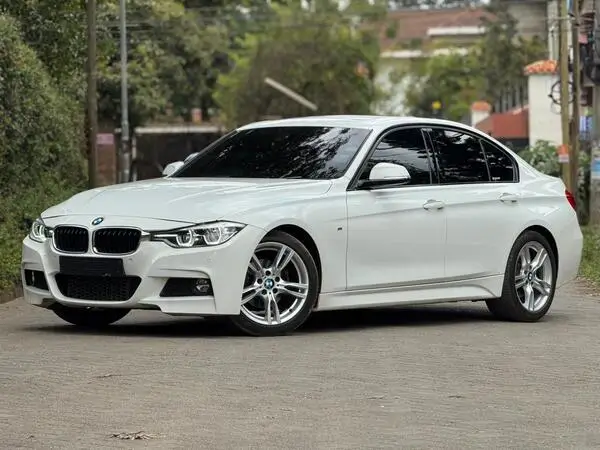 2017 BMW 318i M Sport Leather Sunroof