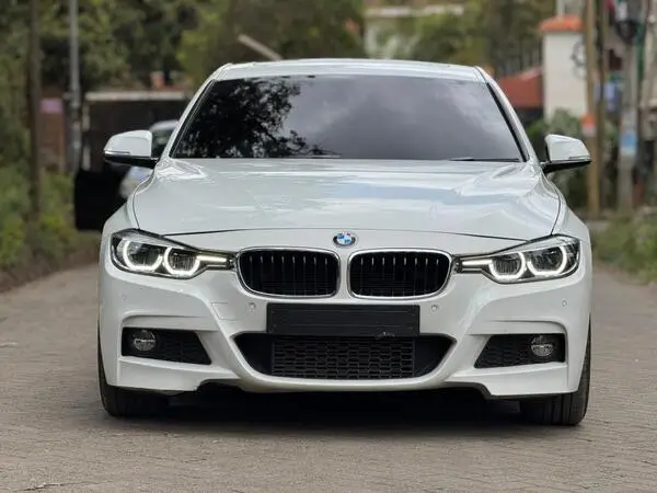 2017 BMW 318i M Sport Leather Sunroof
