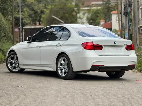2017 BMW 318i M Sport Leather Sunroof