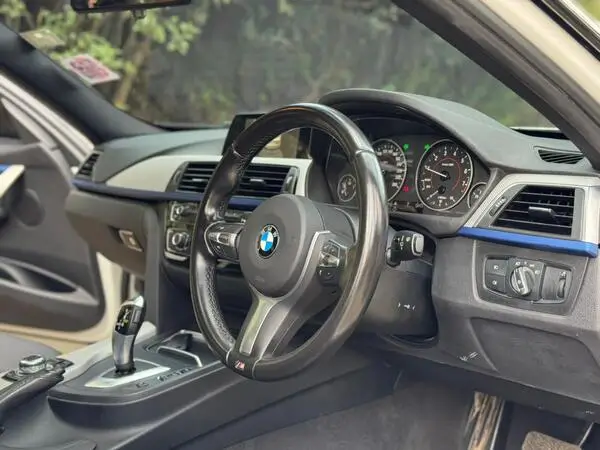 2017 BMW 318i M Sport Leather Sunroof