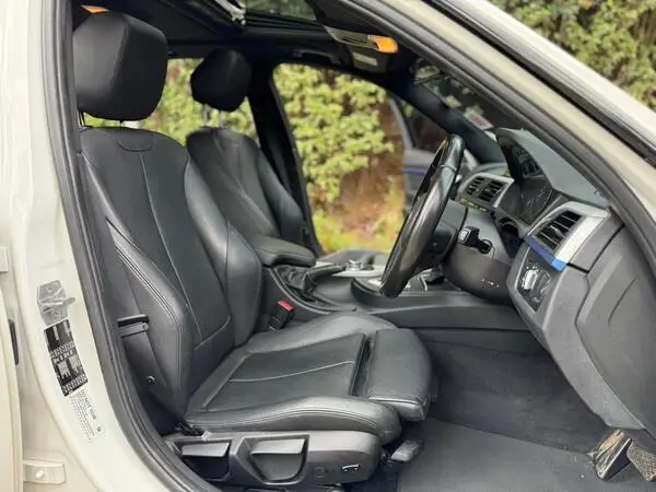 2017 BMW 318i M Sport Leather Sunroof