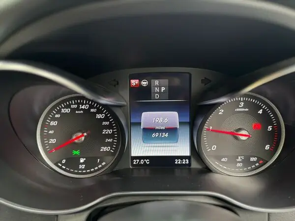 2018 Mercedes Benz GLC 220d 4Matic Sunroof