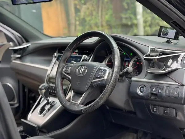 2018 Toyota Harrier Fully Loaded Sunroof Leather