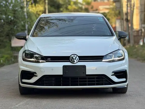 2018 Volkswagen Golf R Fully Loaded Low Mileage