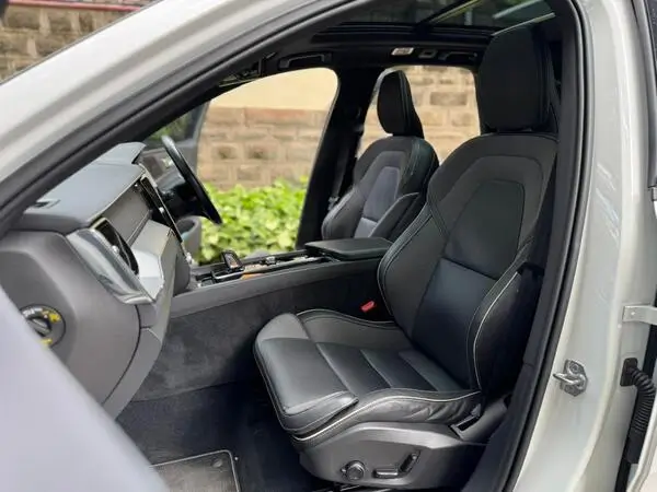 2021 Volvo XC60 AWD R Design Sunroof