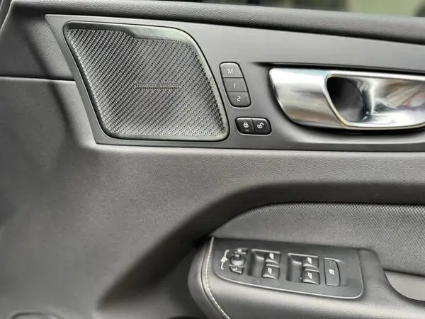 2021 Volvo XC60 AWD R Design Sunroof