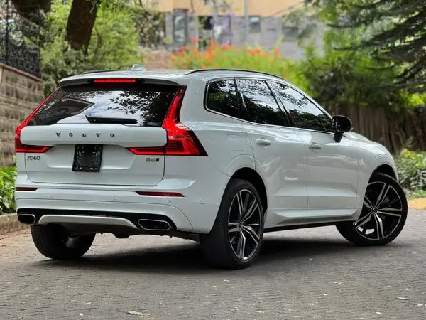 2021 Volvo XC60 AWD R Design Sunroof