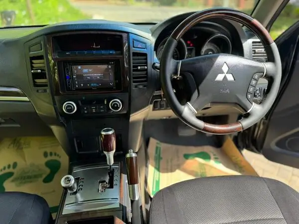 2011 Mitsubishi Pajero Exceed