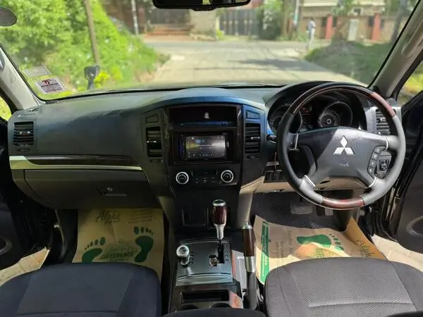 2011 Mitsubishi Pajero Exceed