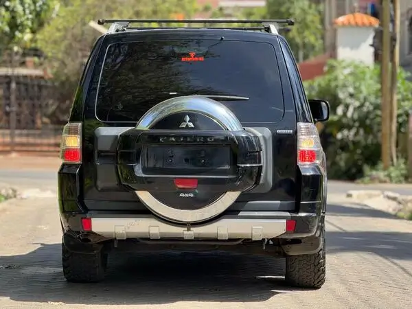 2011 Mitsubishi Pajero Exceed