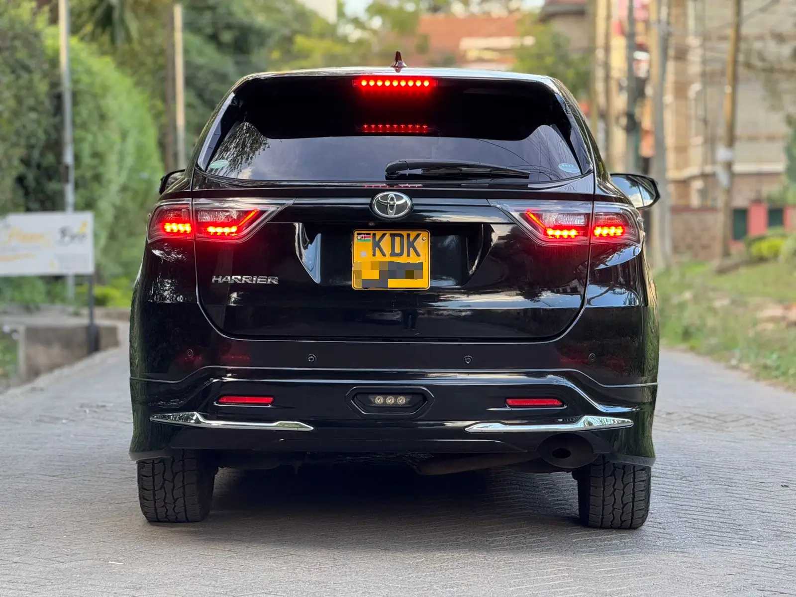 2016 Toyota Harrier Fully Loaded Sunroof