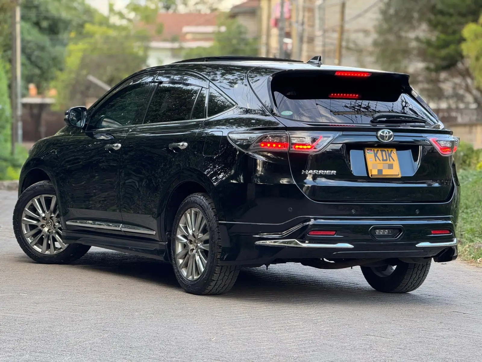 2016 Toyota Harrier Fully Loaded Sunroof