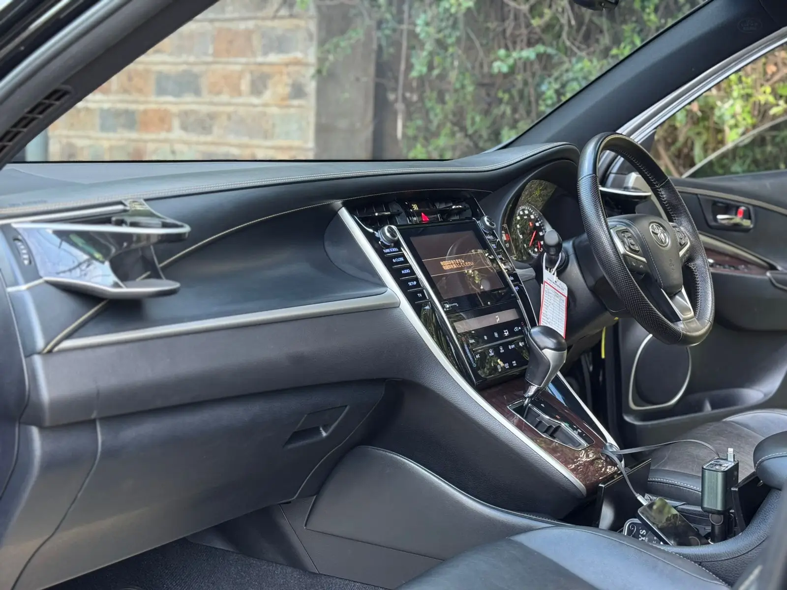 2016 Toyota Harrier Fully Loaded Sunroof