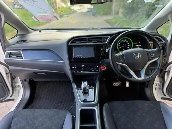 2018 Honda Fit Shuttle Hybrid