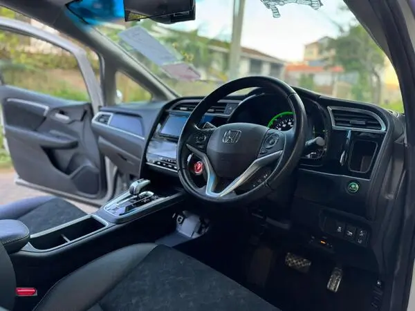 2018 Honda Fit Shuttle Hybrid