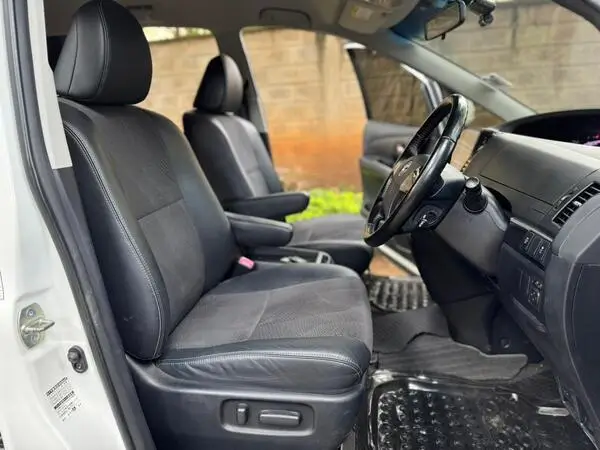 2018 Toyota Estima Aeras