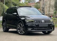 2019 Volkswagen Tiguan Fully Loaded Sunroof