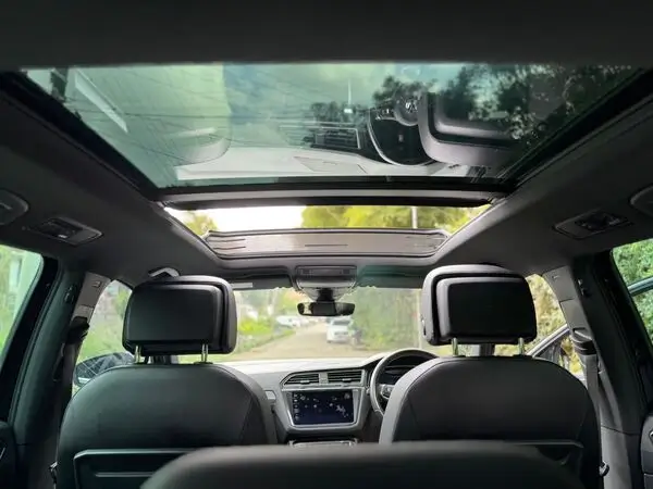2019 Volkswagen Tiguan Fully Loaded Sunroof