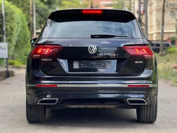 2019 Volkswagen Tiguan Fully Loaded Sunroof