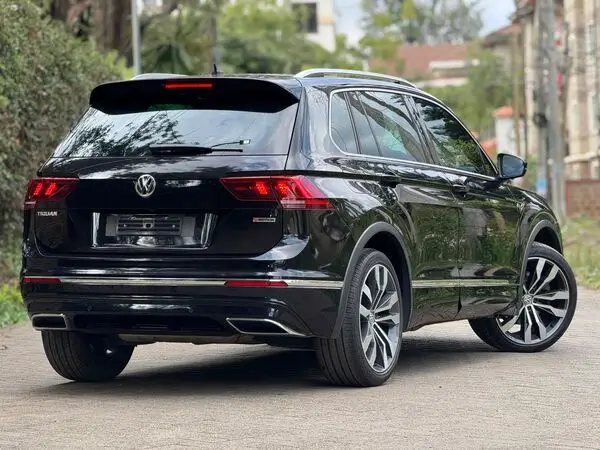 2019 Volkswagen Tiguan Fully Loaded Sunroof