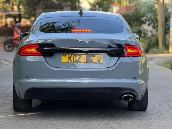 2013 Jaguar XF Sunroof