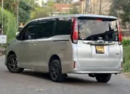 2017 Toyota Noah