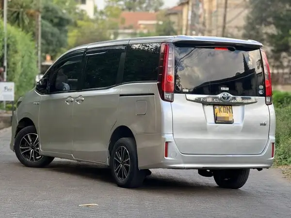 2017 Toyota Noah