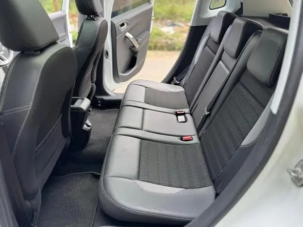 2018 Peugeot 2008 Moonroof Low Mileage