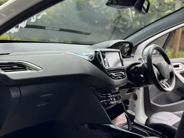 2018 Peugeot 2008 Moonroof Low Mileage