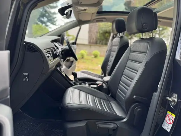 2018 Volkswagen Touran Fully Loaded Sunroof