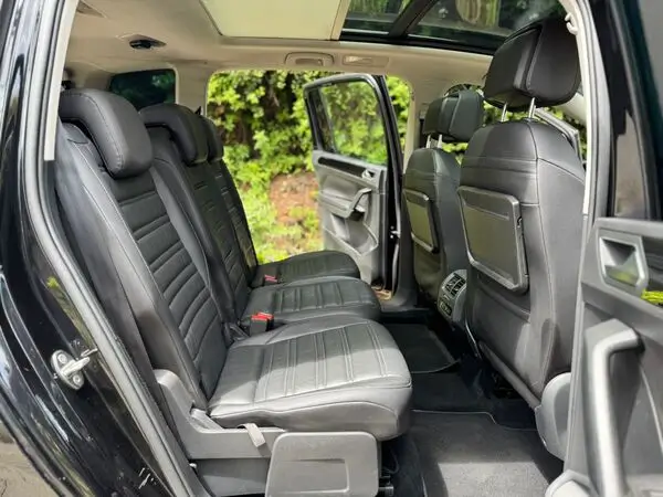 2018 Volkswagen Touran Fully Loaded Sunroof
