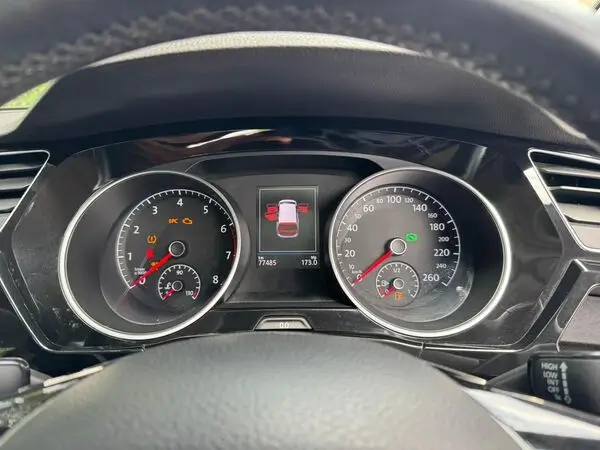 2018 Volkswagen Touran Fully Loaded Sunroof