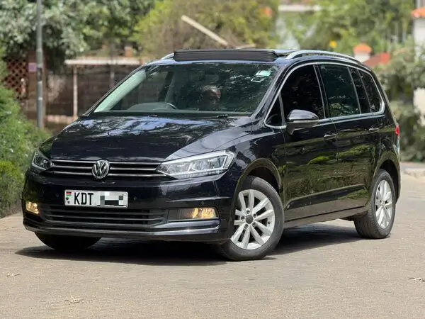 2018 Volkswagen Touran Fully Loaded Sunroof